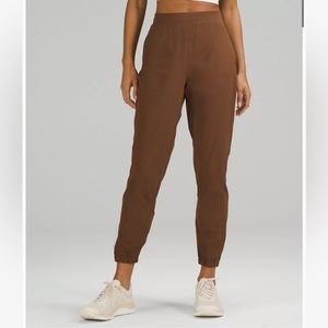 Lululemon adapted state high rise jogger size 4 nwot